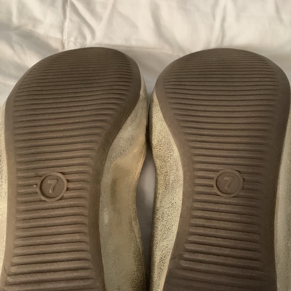 Mossimo Gold Metallic Flats - Picture 9 of 9